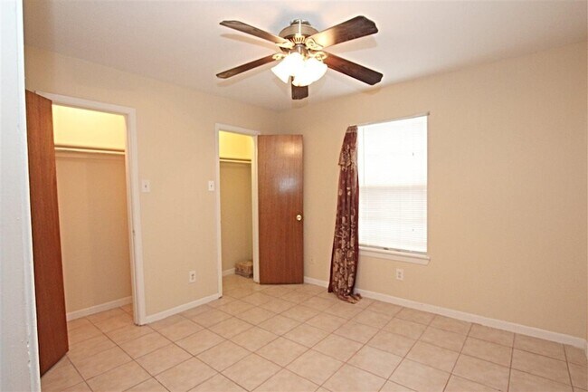 Building Photo - 103 Mims Ave
