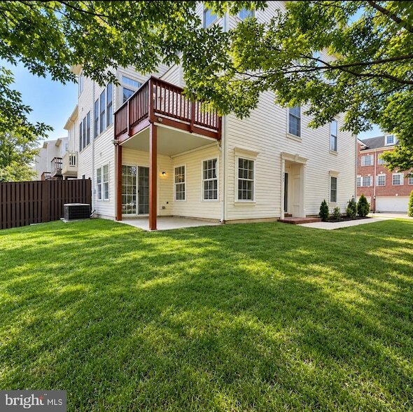 Building Photo - 2467 Cheyenne Dr