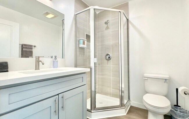 Building Photo - 1875 W 20th St