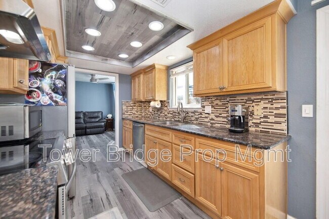 Building Photo - 8924 La Margarita Way