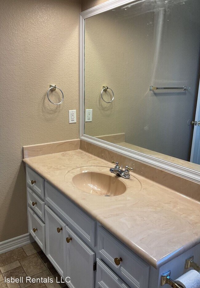 Building Photo - 4 br, 2 bath House - 4105 Maid Marian Circle