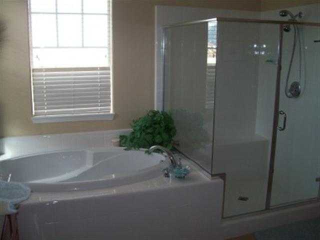 Building Photo - Beautiful Home located in Wolf Creek