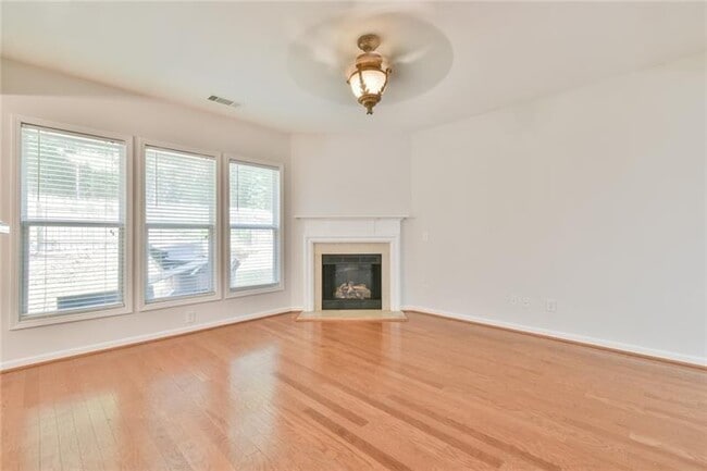 Building Photo - 2694 Winslow Ridge Dr NE