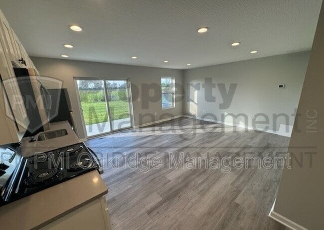 Building Photo - 241 Bruns Dr