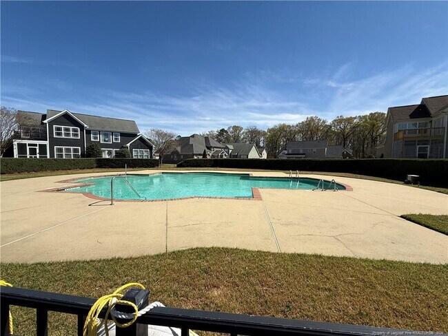 Building Photo - 1745 Bluffside Dr