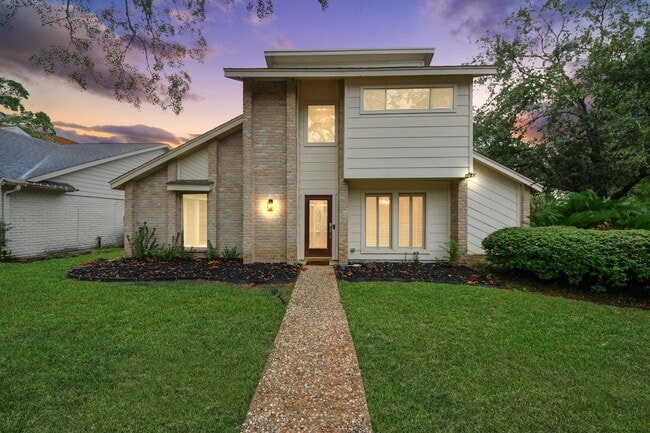 Building Photo - 15126 Trailside Dr