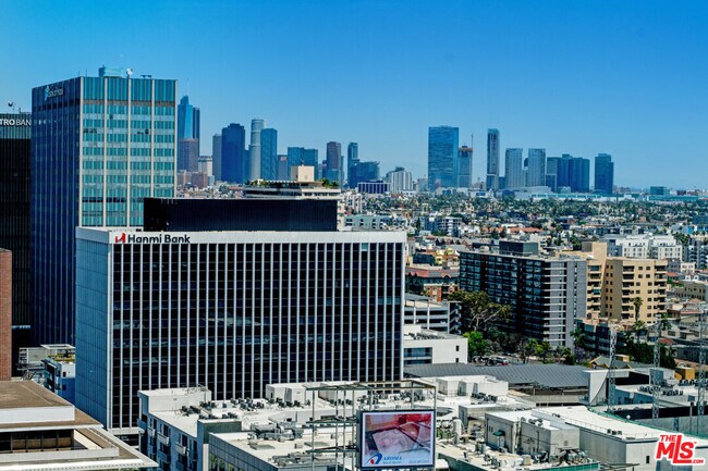 Building Photo - 3785 Wilshire Blvd