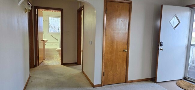 Building Photo - 107 N 2nd Ave