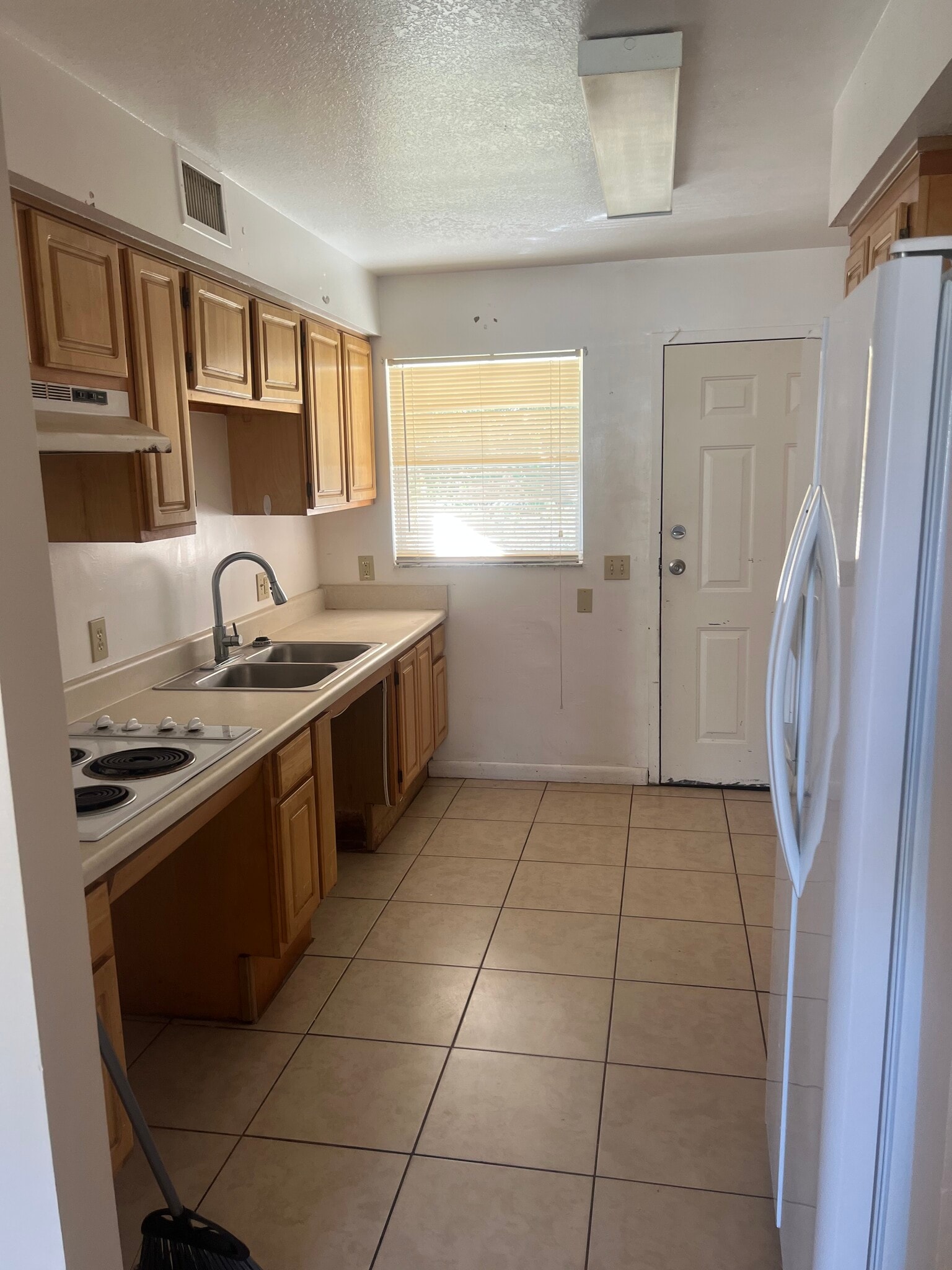 Building Photo - 1209 Unitah Ave