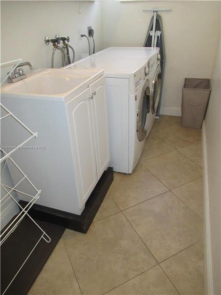 Building Photo - 1118 N 46th Ave