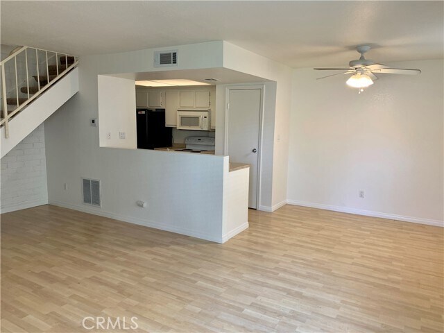 Building Photo - 3053 Knollwood Ave