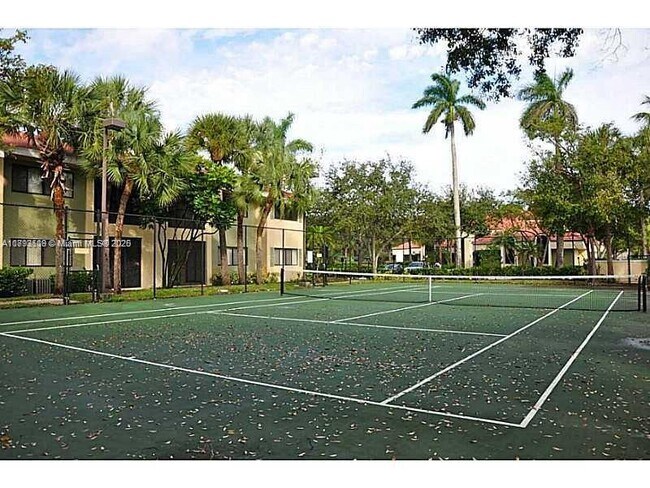 Building Photo - 2550 SW 18th Terrace
