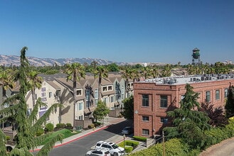 Building Photo - The Esplanade