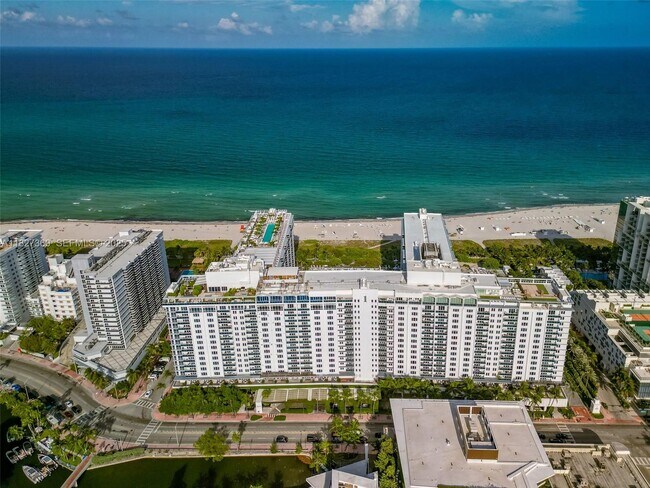 Building Photo - 102 24th St