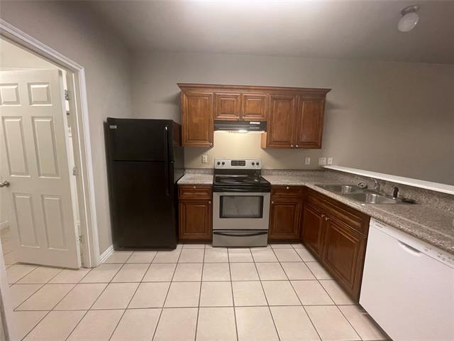 Building Photo - 3124 S Cherry Ln