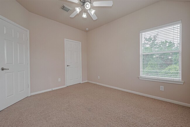 Building Photo - 15 Wenoah Pl