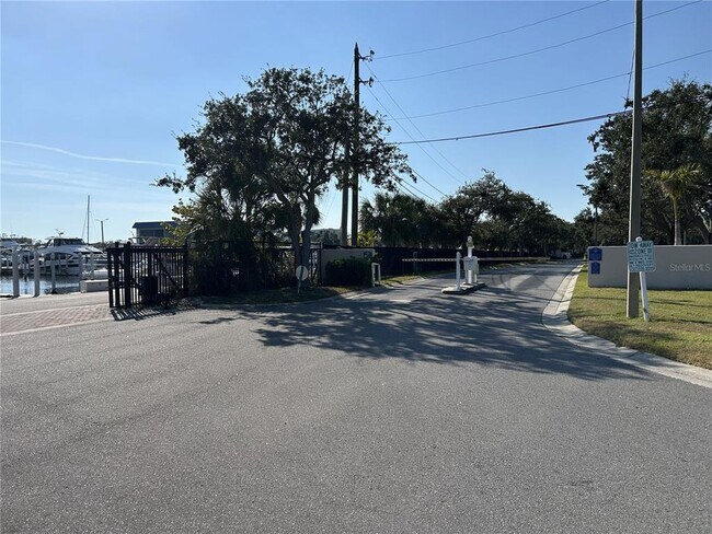 Building Photo - 1316 Pasadena Ave S