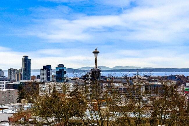 Building Photo - 601 Belmont Ave E