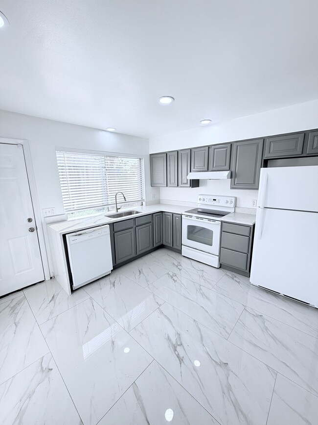 Building Photo - 159 Sheeler Ave