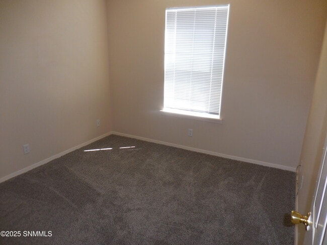 Building Photo - 3219 Eagle Ridge Dr