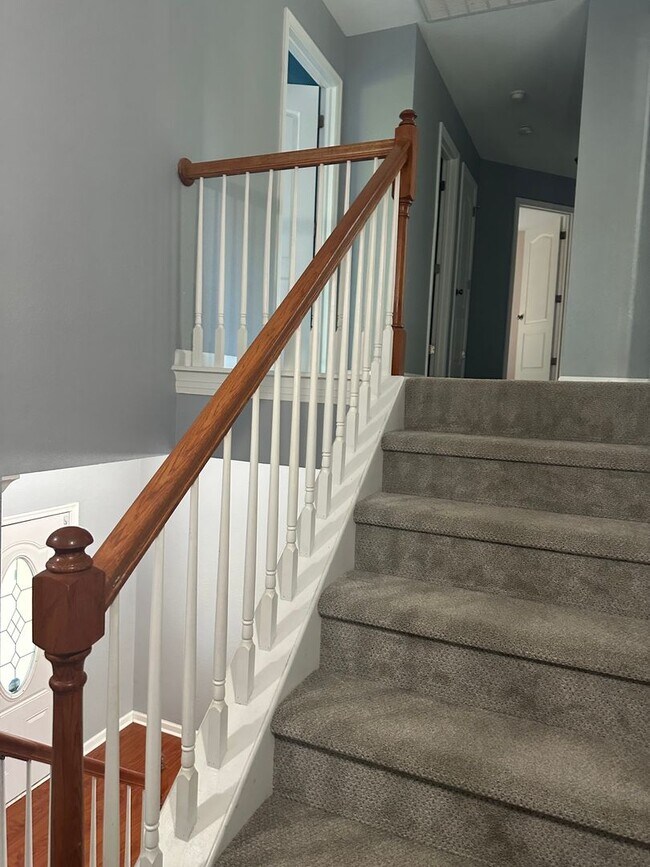 Building Photo - Ingleside