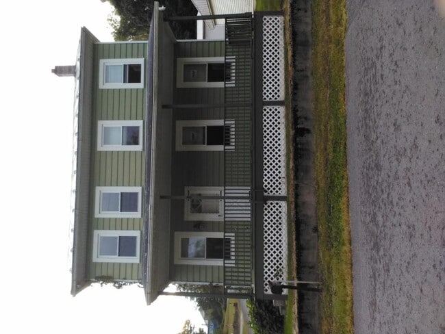 Primary Photo - 272 River Rd
