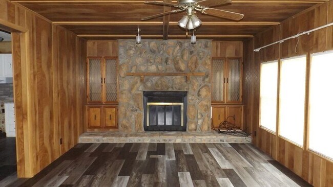 Building Photo - 2552 Jakin Rd