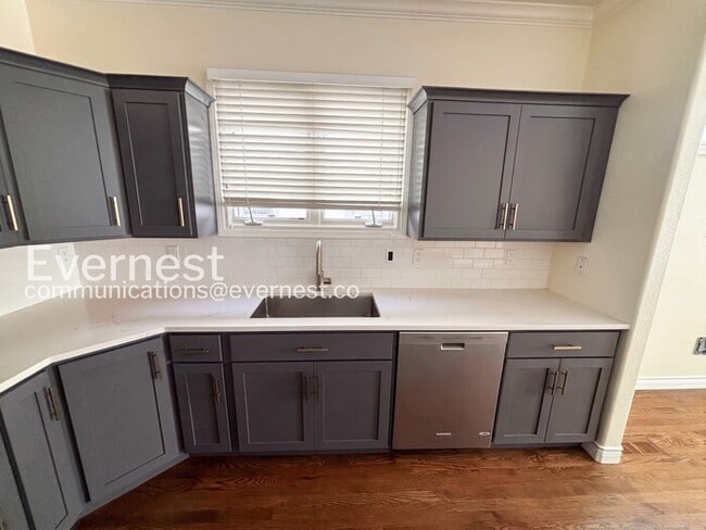 Building Photo - 268 S Garfield St