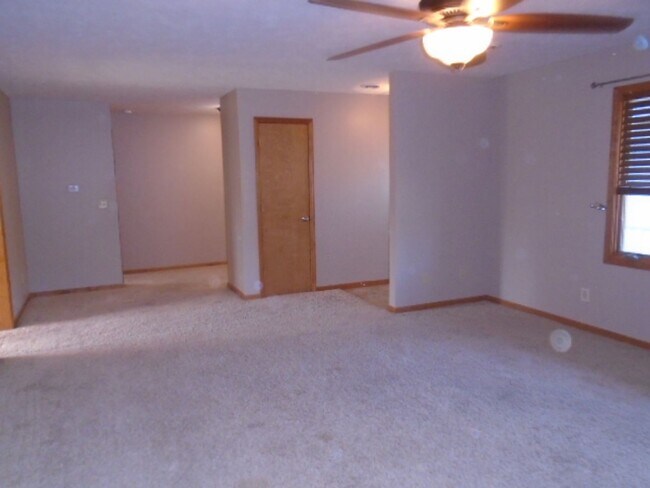 Building Photo - 211 William Dr