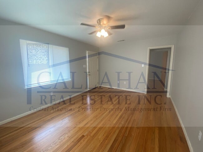 Building Photo - Park Hill 2 Bedroom