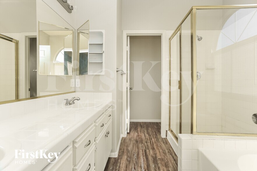 Building Photo - 8049 Rock Port Cir