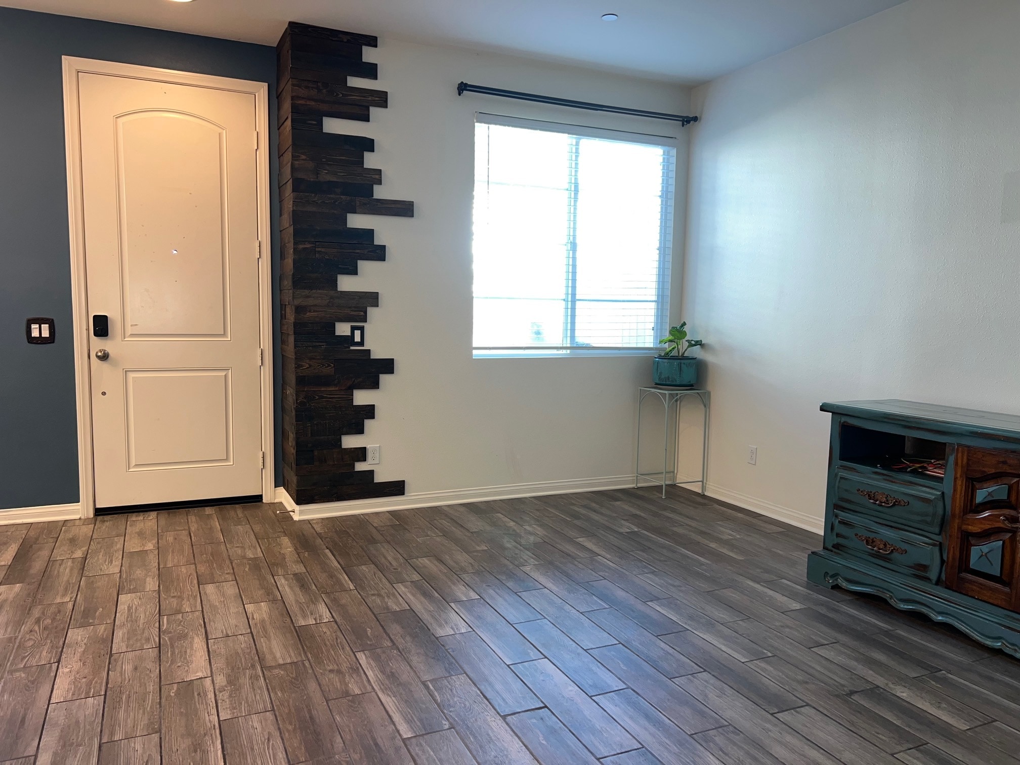 Building Photo - 1707 Frangipani Ave