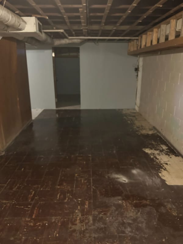 Building Photo - 1615 Iowa Ave