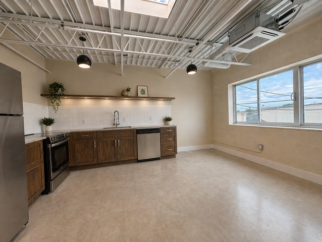 Building Photo - The Garden Lofts