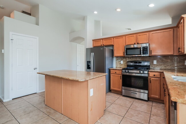 Building Photo - 5861 W Agave Bloom Ln