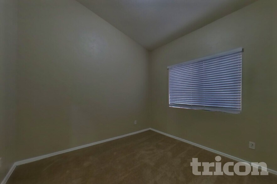 Building Photo - 40139 N Patriot Way