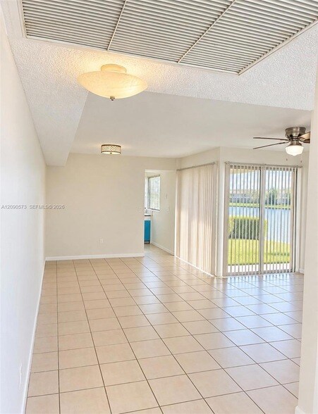 Building Photo - 1211 S Independence Dr