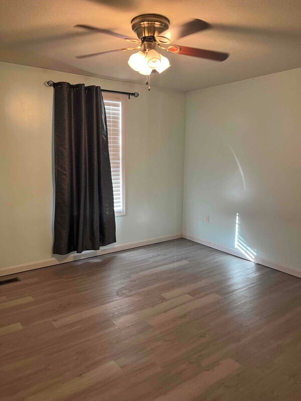 Building Photo - 225 Persimmon Lane