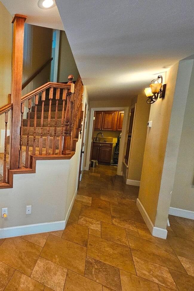 Building Photo - 311 Desert Sun Ct