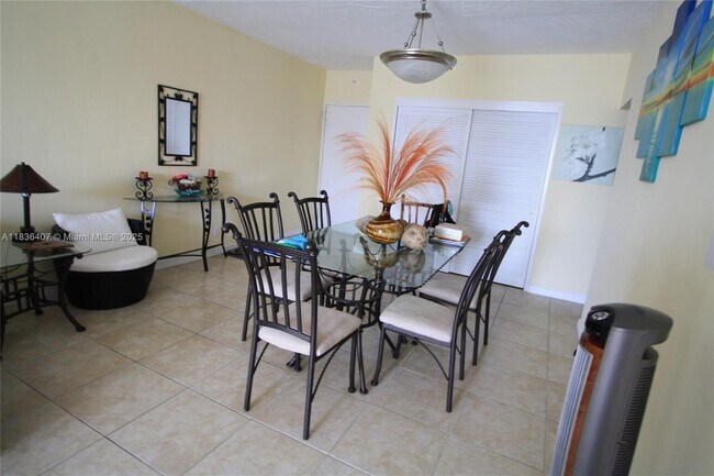 Building Photo - 3000 S Ocean Dr