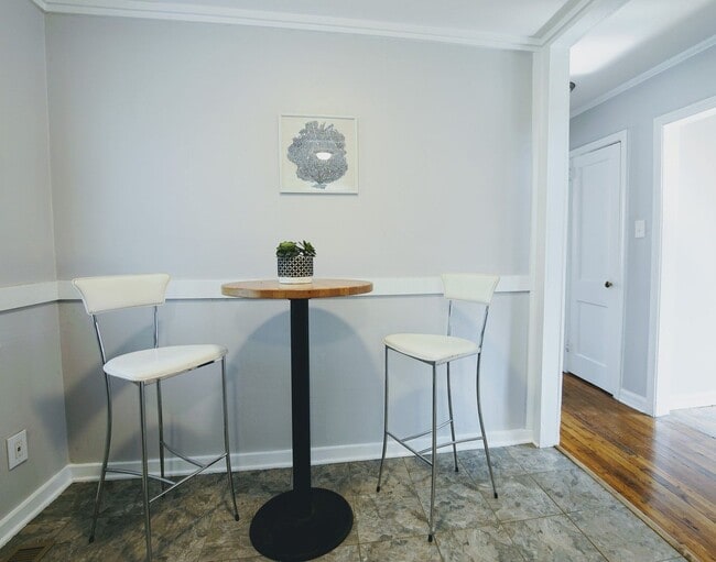 Building Photo - 3907 Peyton Ave