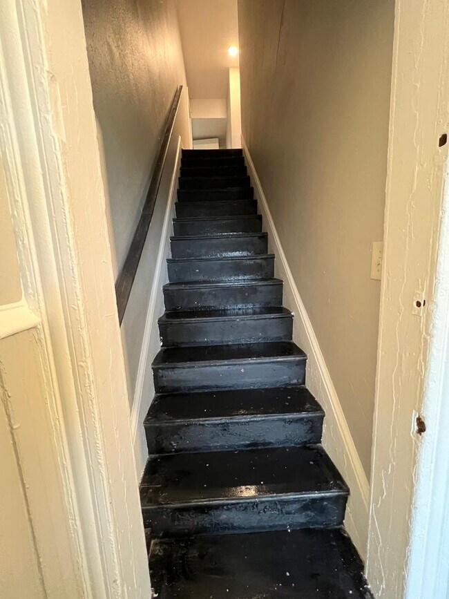 Building Photo - 501 Rugby Rd