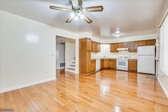 Building Photo - 536 Elsie Ave