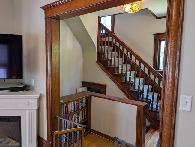 Building Photo - 3BR/2BA Northeast Minneapolis Home With Character, Privacy, and Room to Relax