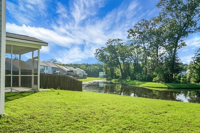 Building Photo - Beautiful 3 Bedroom, 2.5 Bath-Monks Corner...