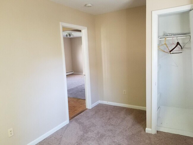 Building Photo - 146 Spa Dr