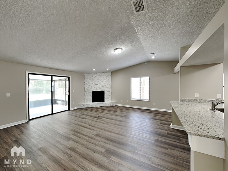 Building Photo - 1348 Bear Run Blvd