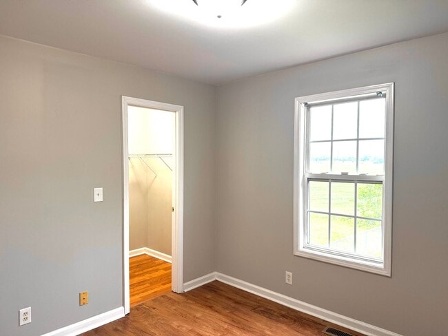 Building Photo - 3 bedroom in Oak Grove