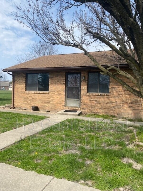 Primary Photo - 303 Southgate Dr