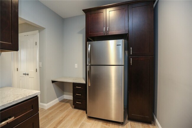 Building Photo - 544 Culver Pkwy